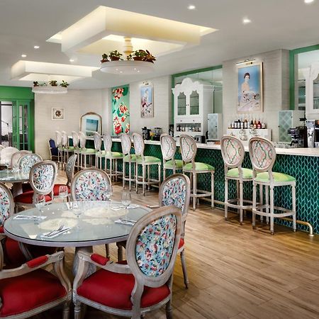 Millennium Place 도하 외부 사진 The interior of the restaurant