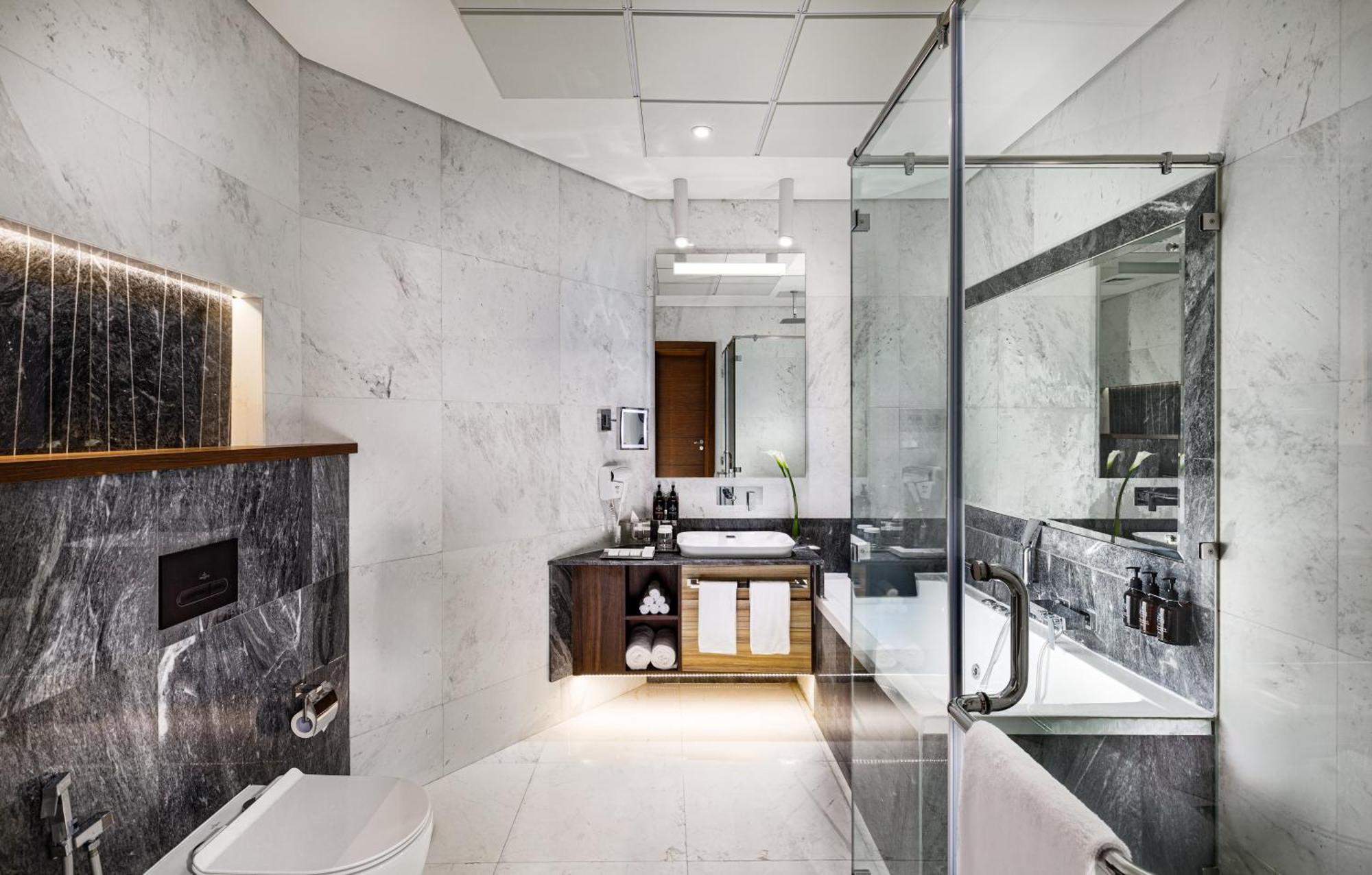 Millennium Place 도하 외부 사진 Bathroom
