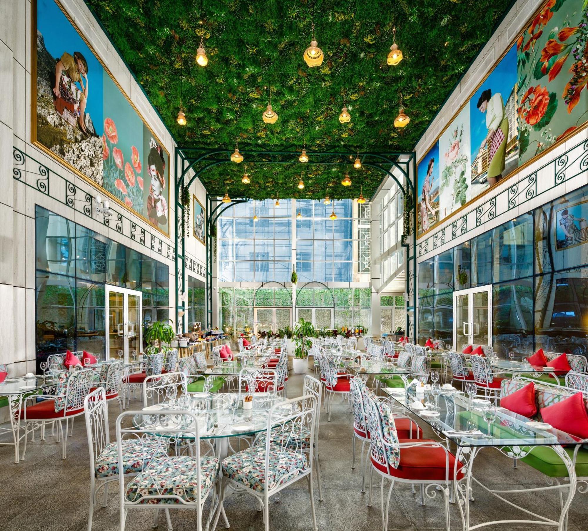 Millennium Place 도하 외부 사진 The interior of the restaurant