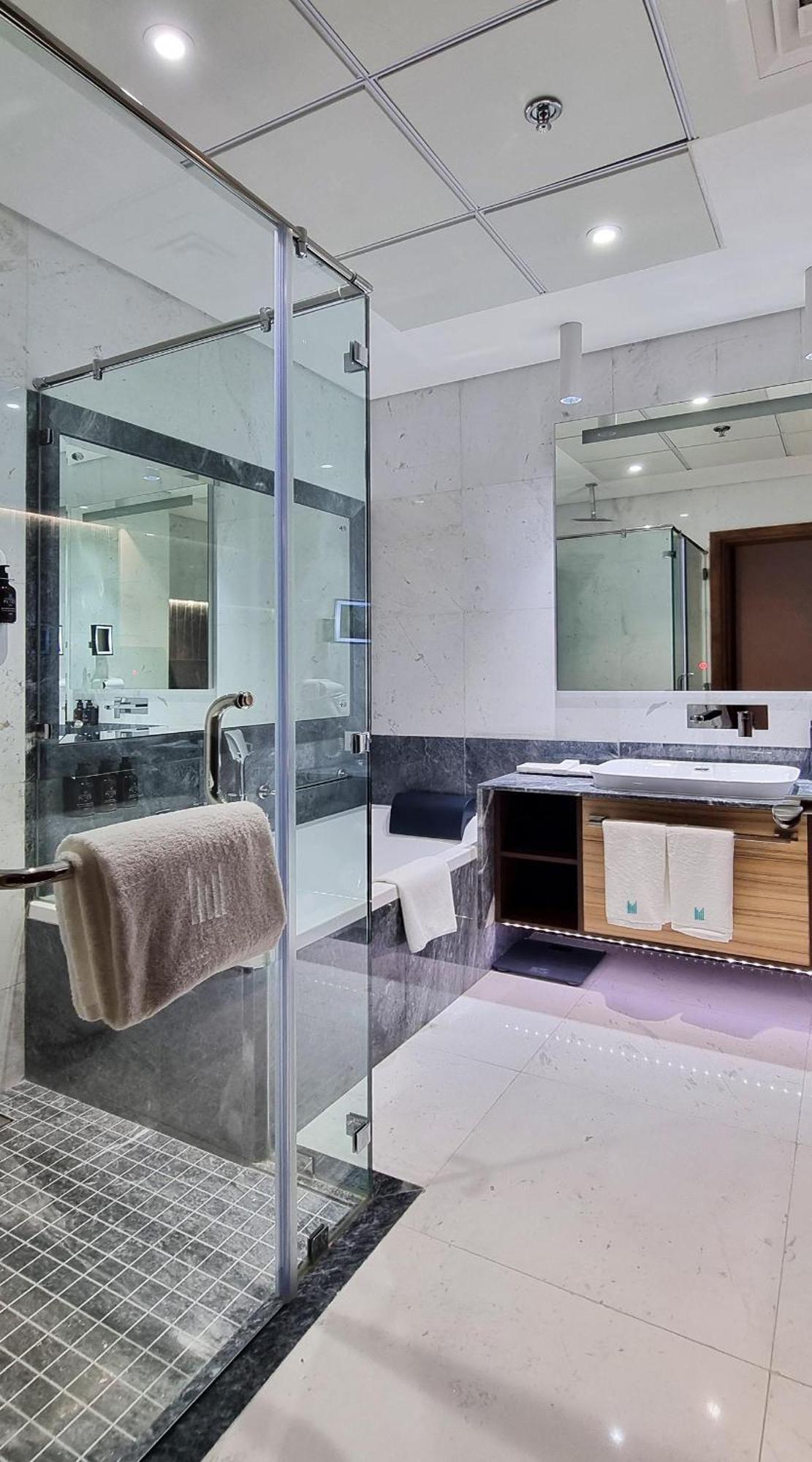 Millennium Place 도하 외부 사진 Bathroom